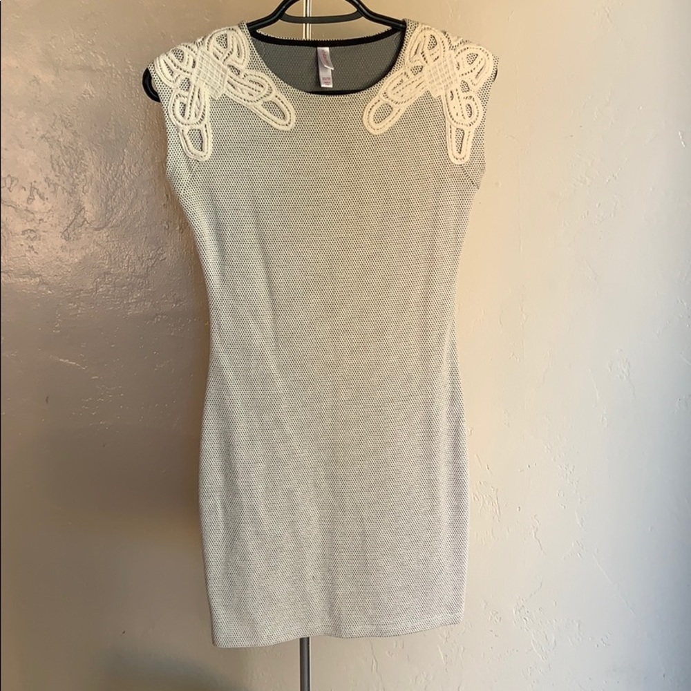 Gray/ white cute mini dress